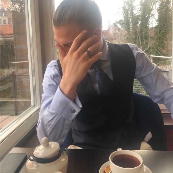 Make me an offer. Trying to quickly downsize. - Picture 2 of 2